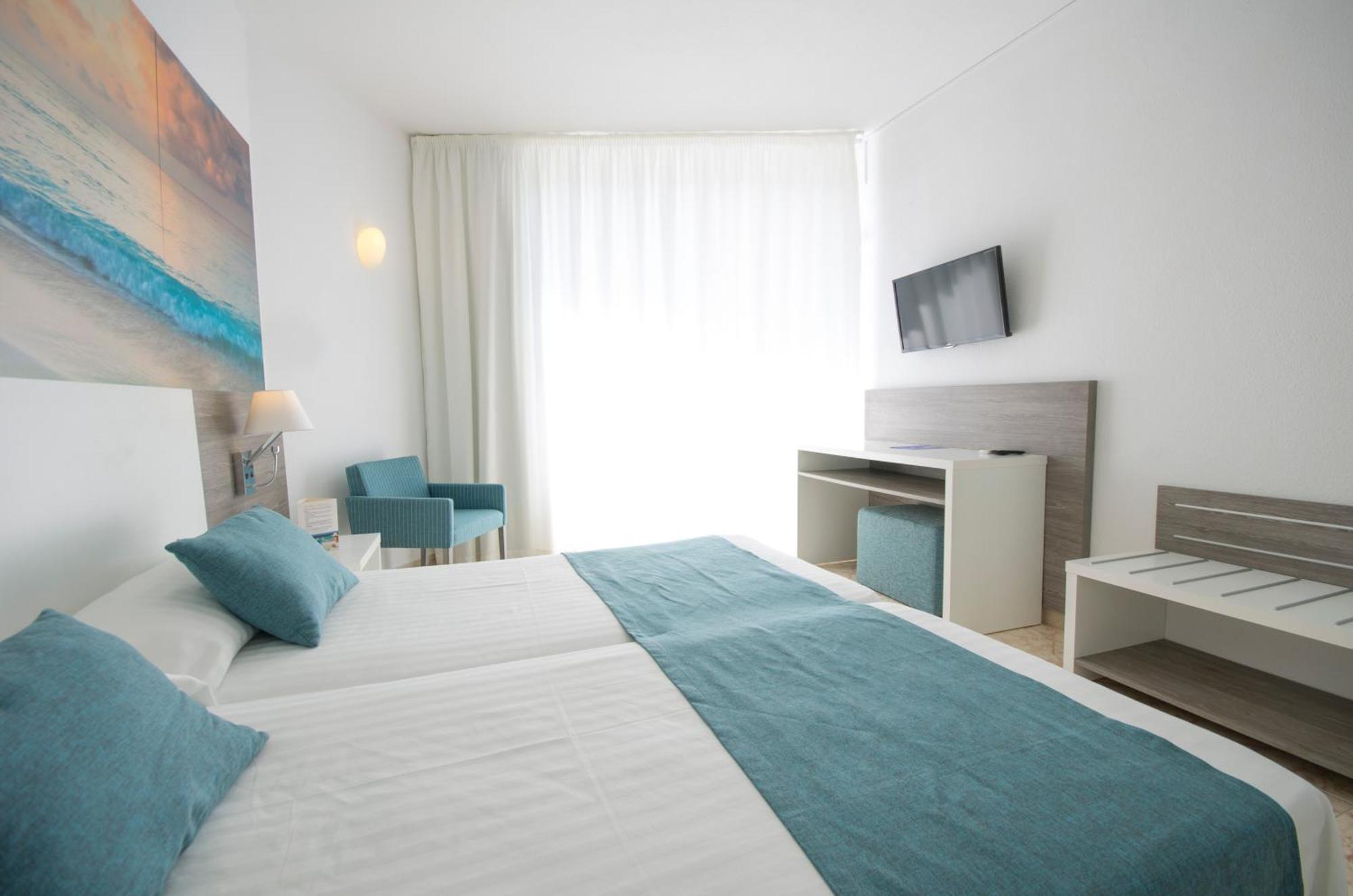Azuline Hoteles Mar Amantis & II Sant Antoni de Portmany Стая снимка