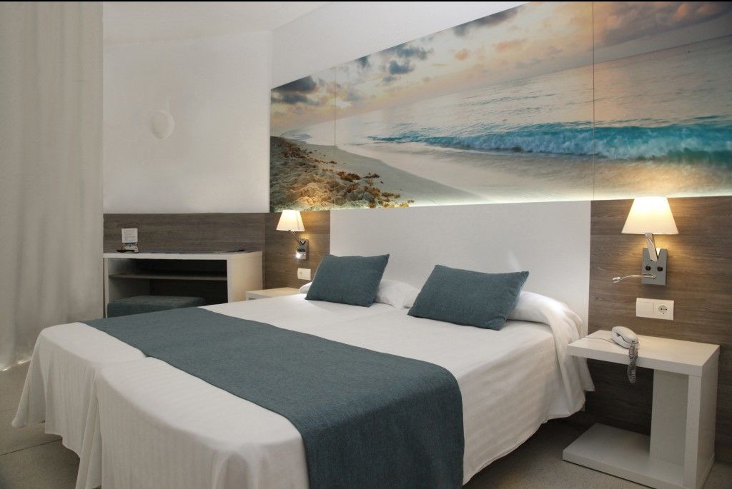 Azuline Hoteles Mar Amantis & II Sant Antoni de Portmany Екстериор снимка