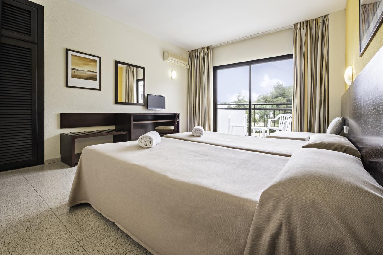 Azuline Hoteles Mar Amantis & II Sant Antoni de Portmany Екстериор снимка